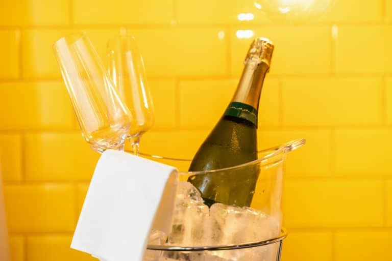 Romantic pack in Nest Style Hotel Valencia